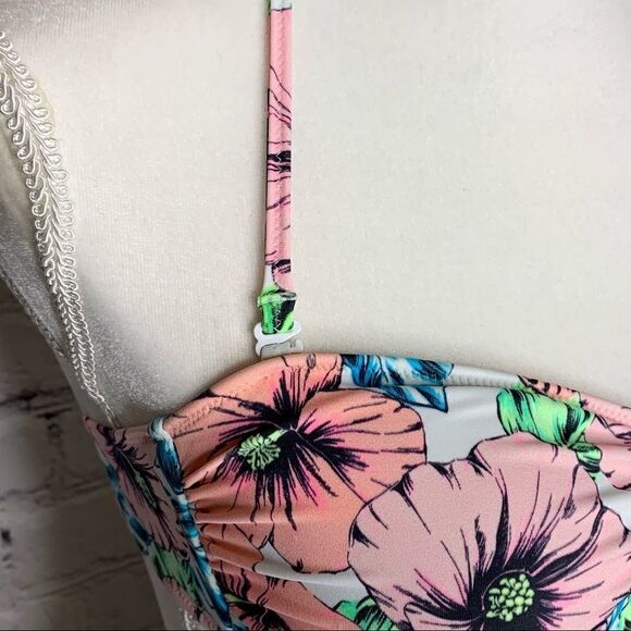 PINK VICTORIA’S SECRET Floral bikini top - Picture 3 of 6